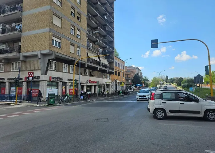 Maloma Intero Fronte Metro A Apartamento